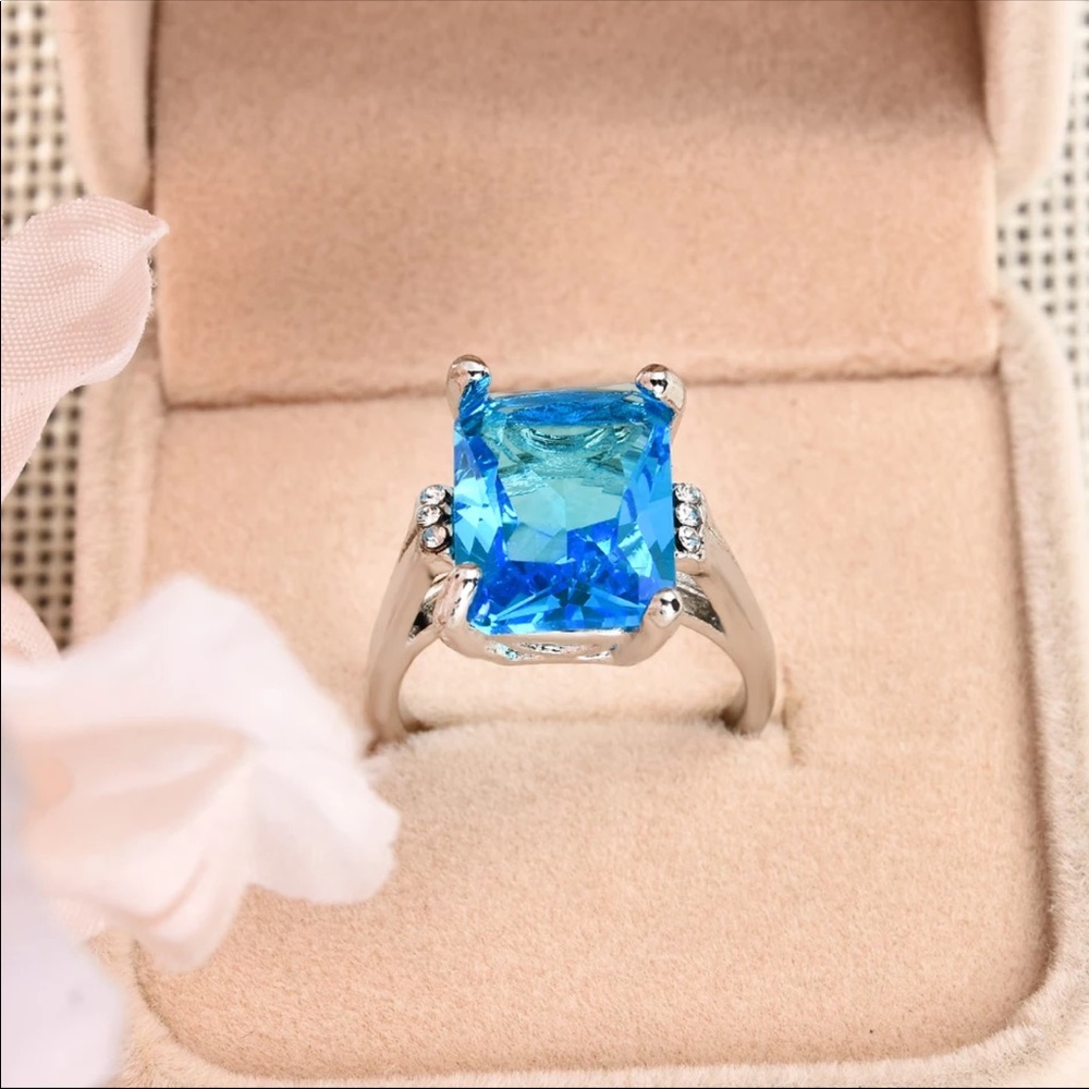 💍Fashion Women’s Ring - Picture 2 of 8
